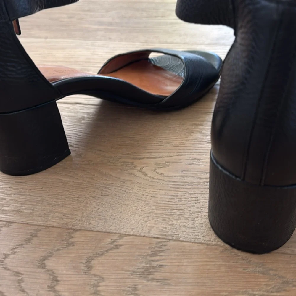 Gentle Souls by Kenneth Cole Ankle Strap Heeled Sandal - Picture 4 of 7